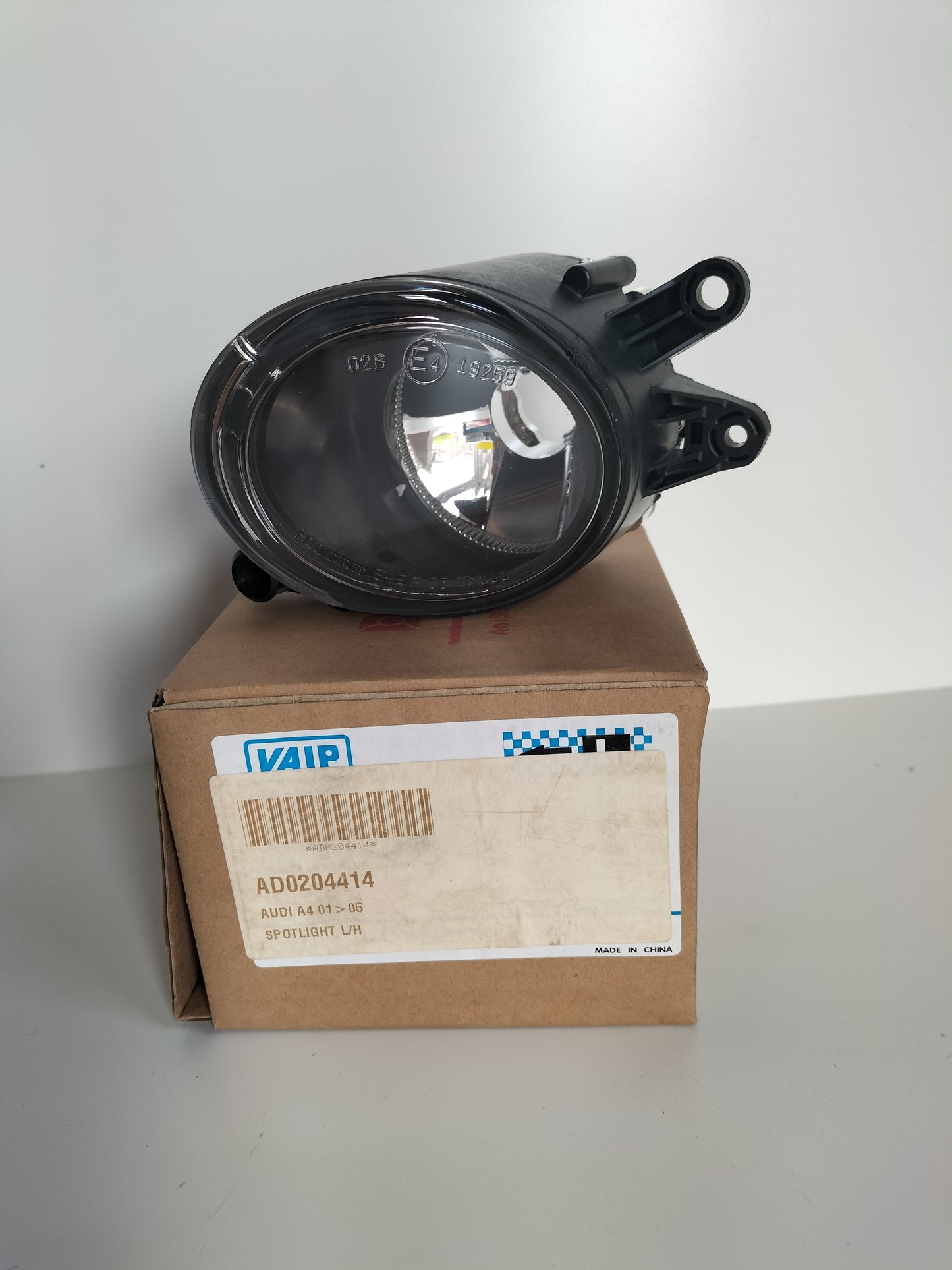 Fog Light / Spot Light - Vaip - L/H - Audi A4 2001-2005