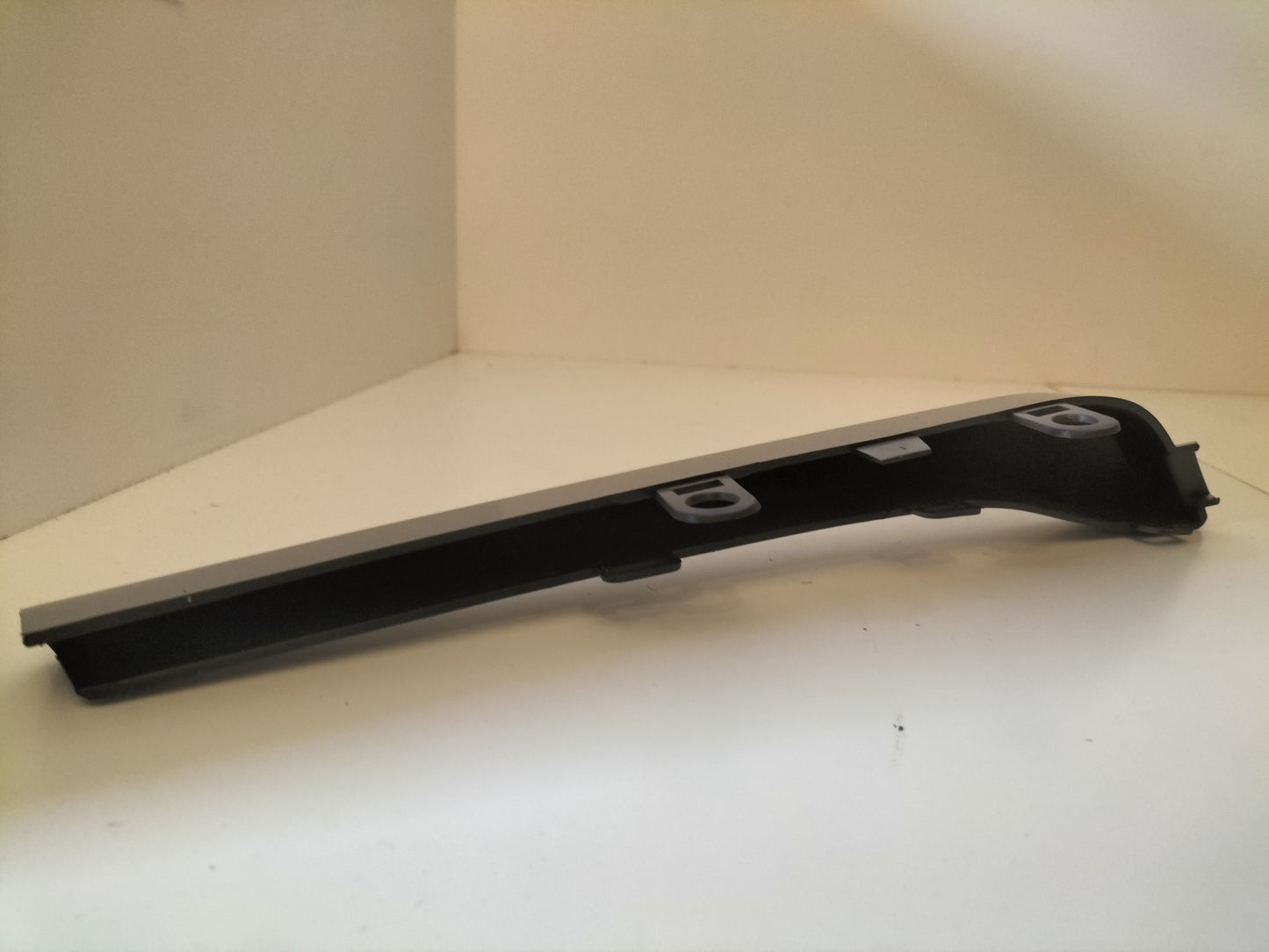 Centre Grille Moulding Trim - L/H - Renault Kangoo 2008