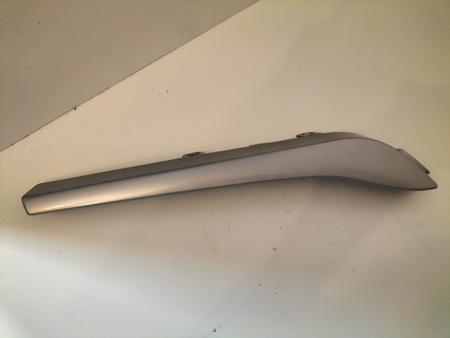 Centre Grille Moulding Trim - R/H - Renault Kangoo 2008