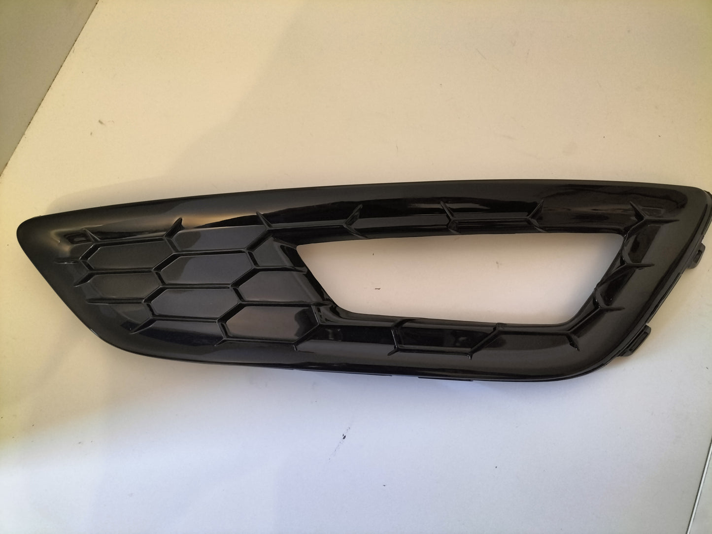 Front Bumper Grille - R/H - Ford Focus Mk 3 - Sport