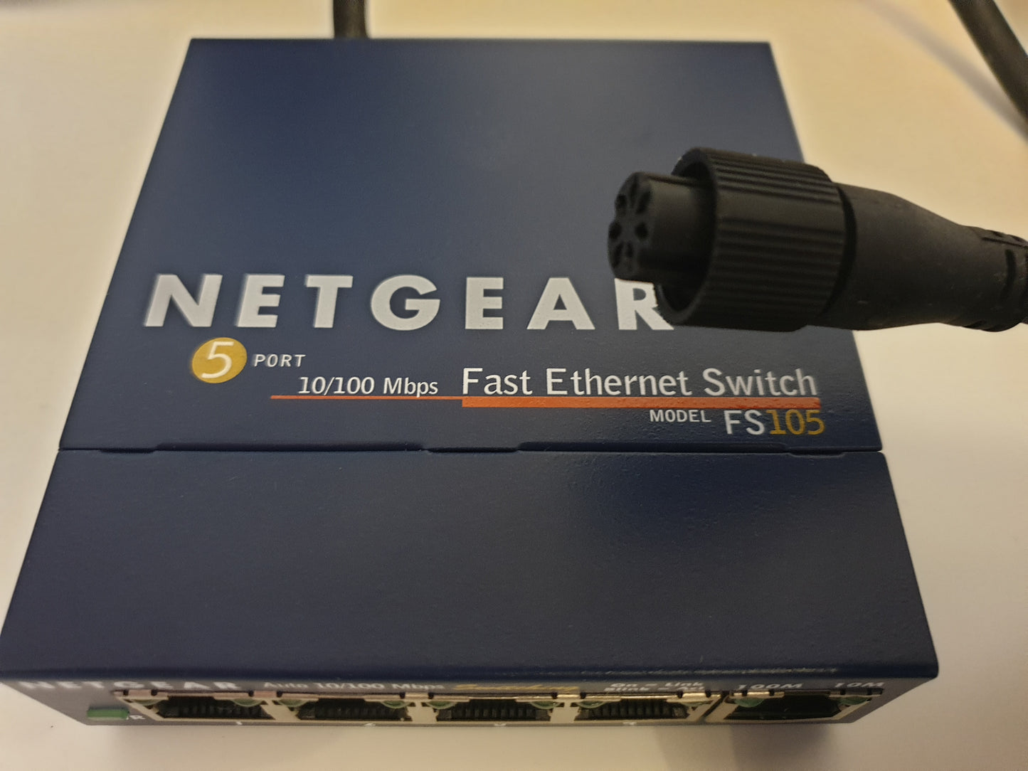 FURUNO  NETGEAR   NMEA 0183 7 Pin Cable - FS105NA - 5-Port 10/100Base-TX Fast Ethernet Switch