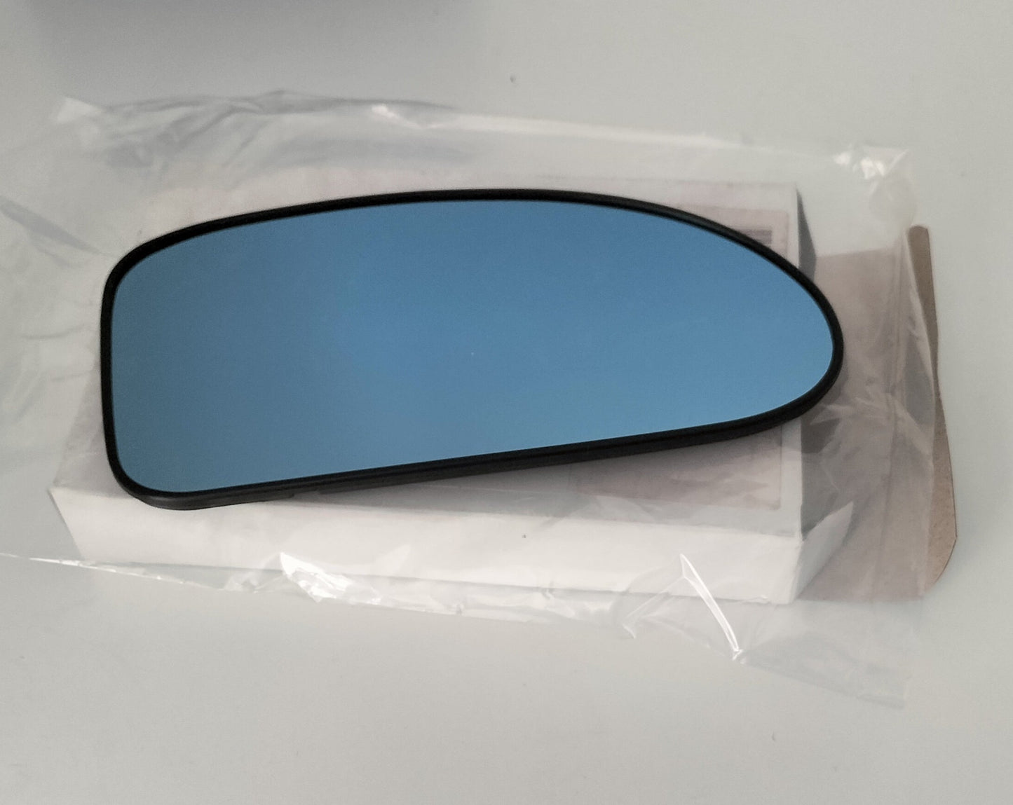 Wing Mirror Glass - Ford Focus 1998-2005 includes backing plate - Glass Blue CV R/H - NMG153X25