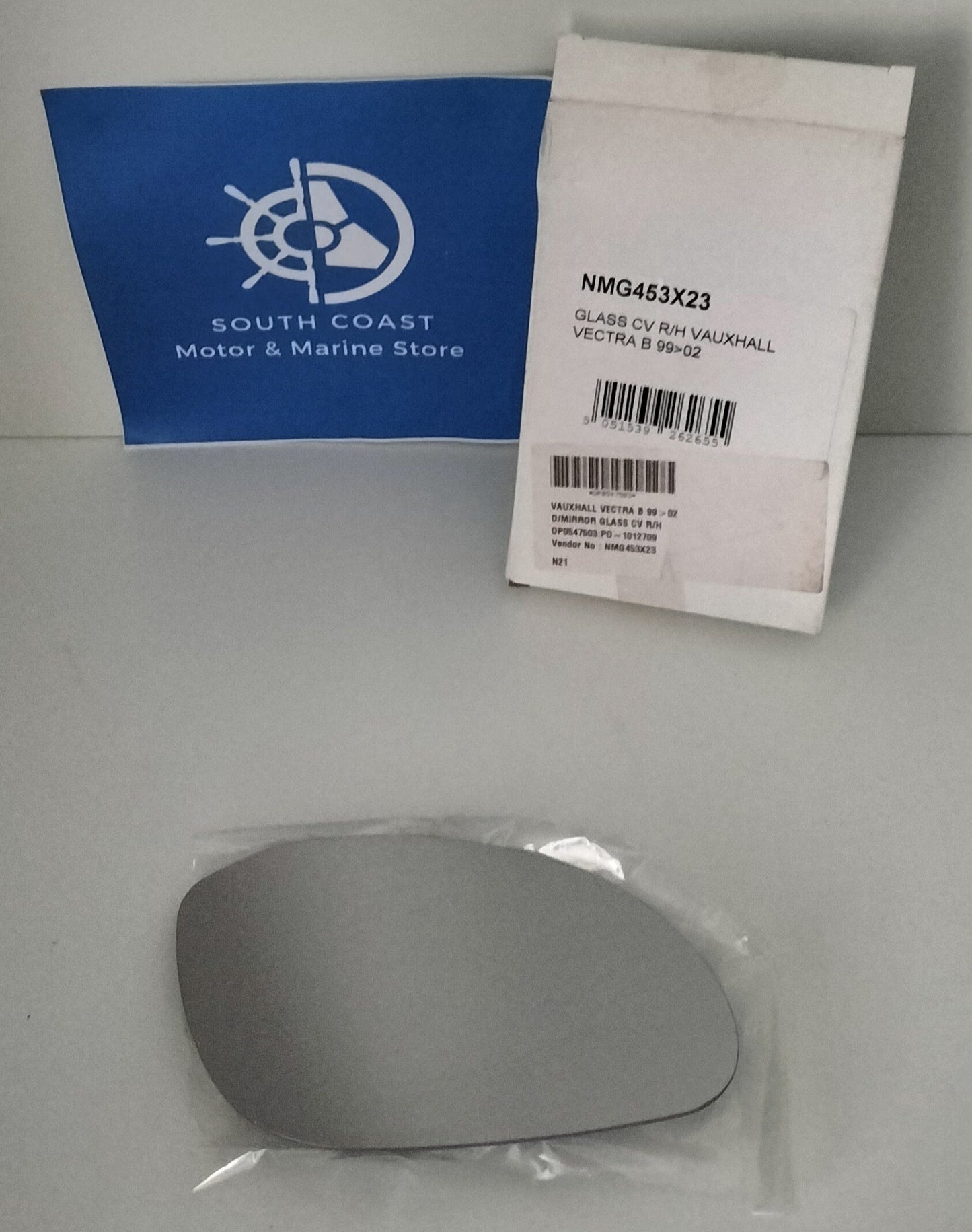 Wing Mirror Glass - Vauxhall Vectra B 1999-2002 includes backing plate- CV R/H - NMG453X23