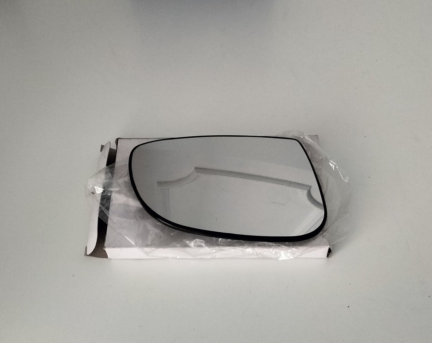 Wing Mirror Glass - Citroen Saxo 1996 includes backing plate - CV GLS R/H - 388-CTG055 (C10237503)