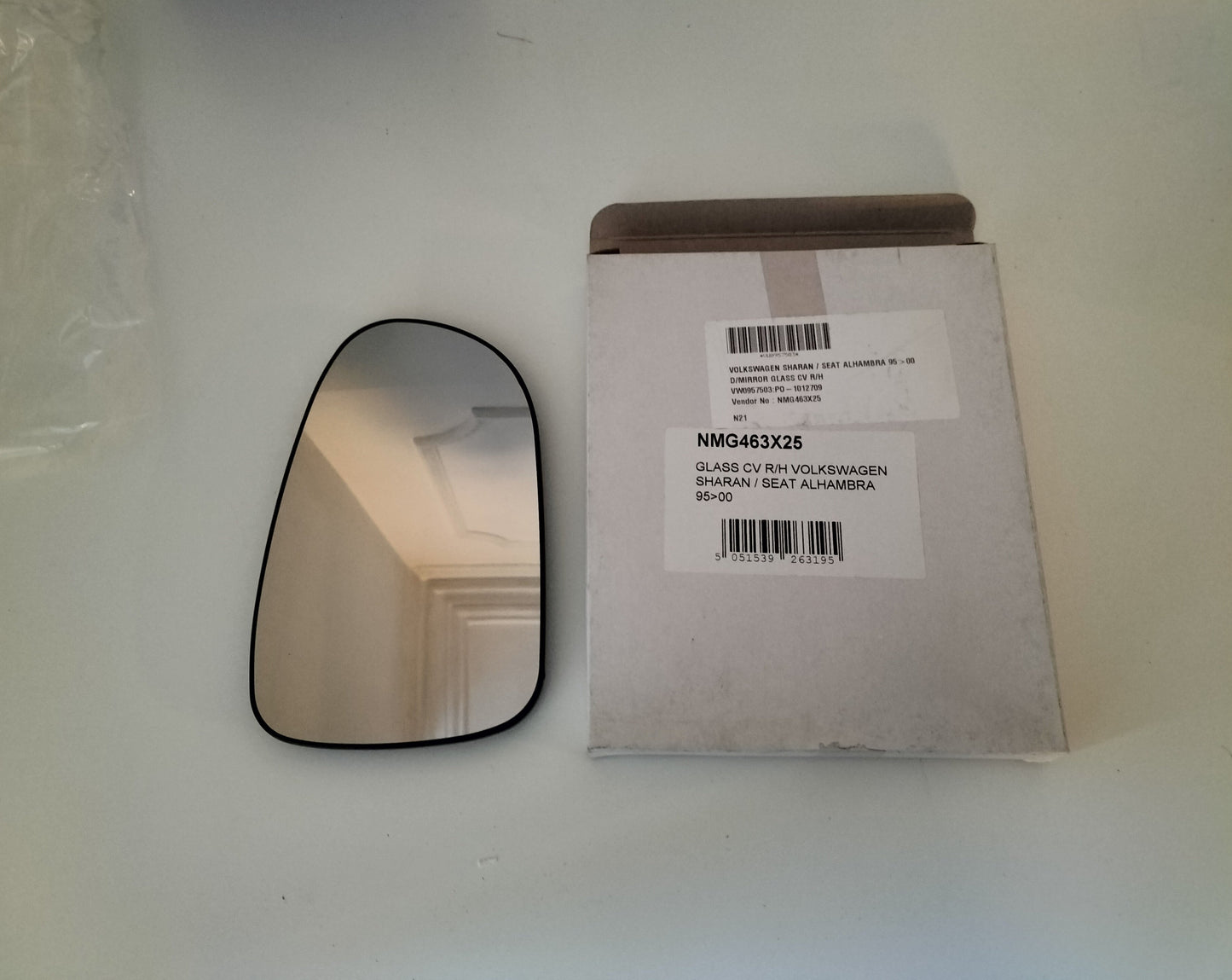 Wing Mirror Glass - Volkswagen Sharen/Seat Alhambra 1995-2000 Includes backing plate - CV R/H - VW0957503 - 1012709 - NMG463X25