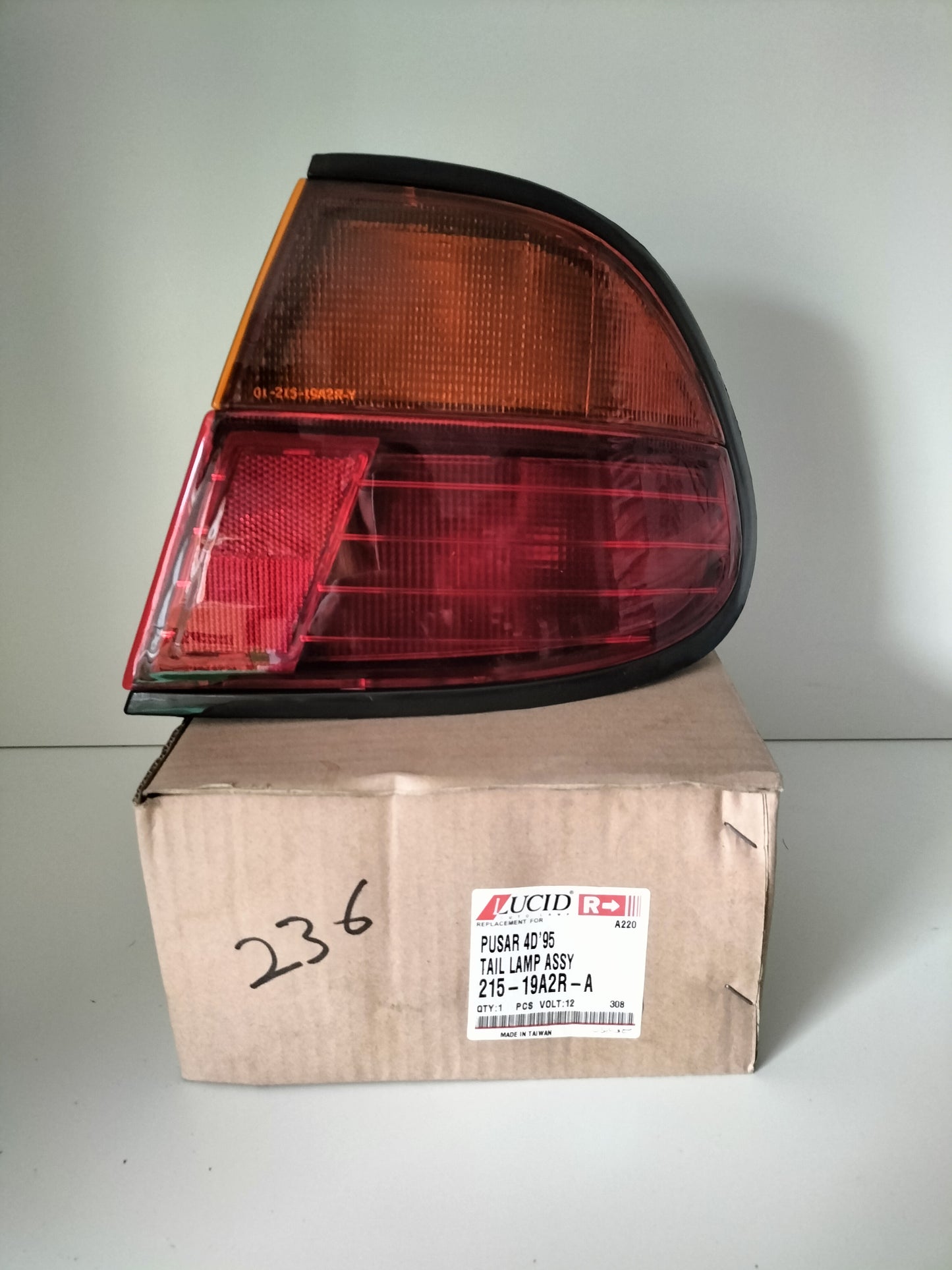 Tail Lamp Assy - Lucid - Pulsar 4D 1995 - R/H - 215-19A2R-A